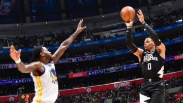 PG试玩平台-5连败到4连胜！快艇强势复苏背后：韦少自我拯救