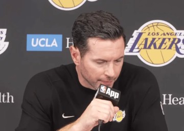 PG模拟器-雷迪克全文采访：球队传球次数不足，詹姆斯为球队拼尽全力